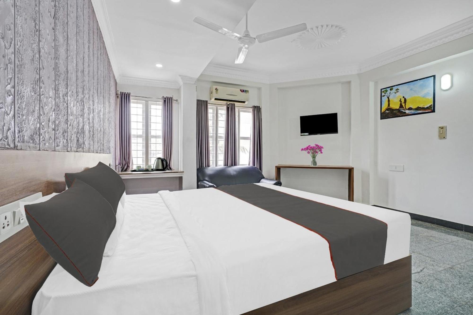 Capital O Rayan Plaza Hotel Kochi ภายนอก รูปภาพ